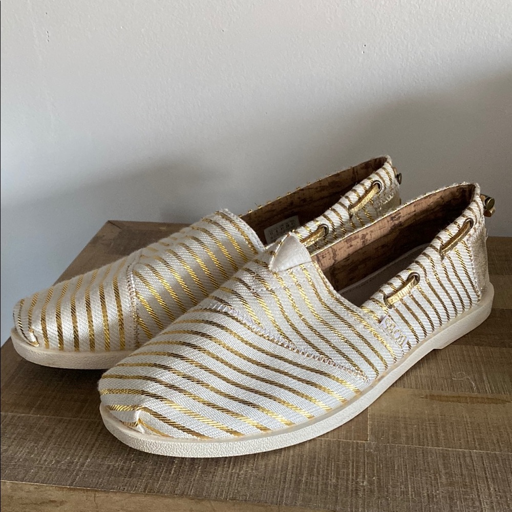 BOBS 11 Gold and Cream Striped Slip-On Shoes